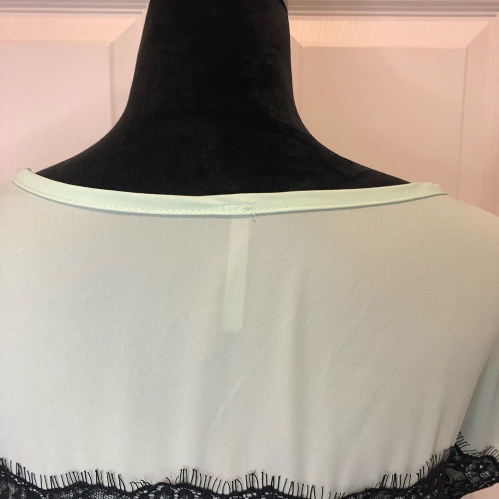 Mona B mint green with black lace blouse - Picture 11 of 14